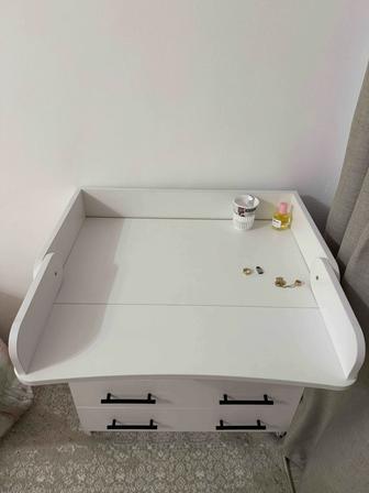 Пеленальный столик