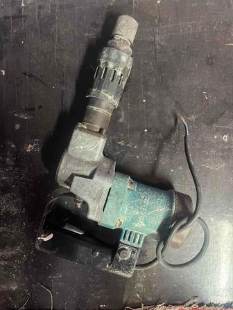 Отбойный молоток Makita
