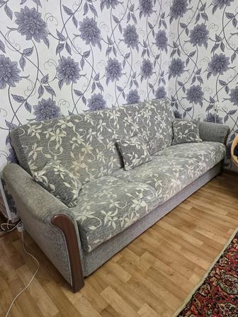 Отдам даром диван.