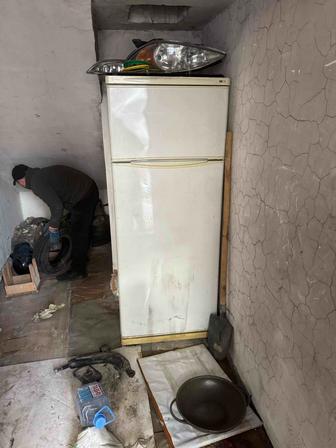 Отдам даром холодильник