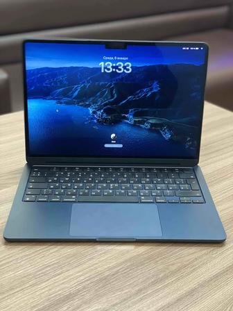 Продам MacBook Air M2 (Midnight)