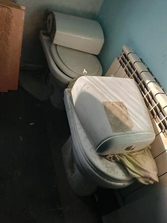Продам унитазы