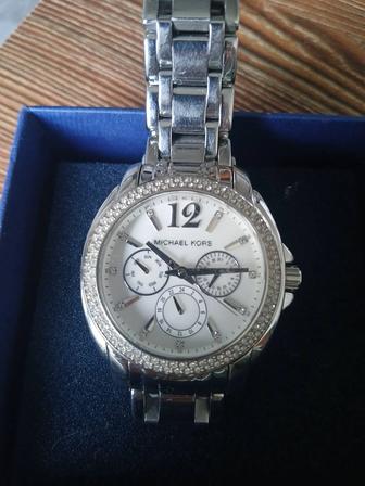 Продам женские часы