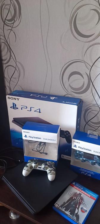 Продаю sony playstation 4 slim