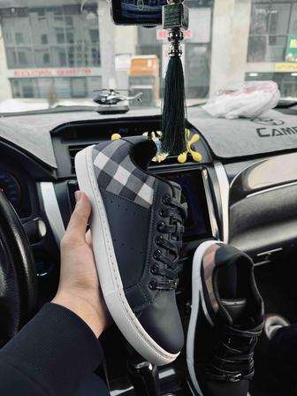 Обувь кроссовки