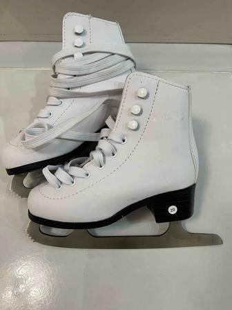 Продам коньки детские фигурные