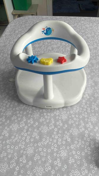 Стульчик для малышей в ванную