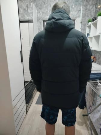 Продам зимнюю куртку 54 размер