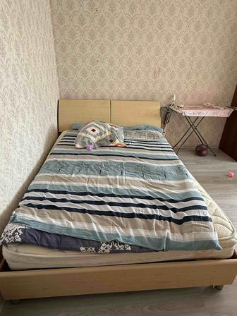 Продаю кровать двухспальный