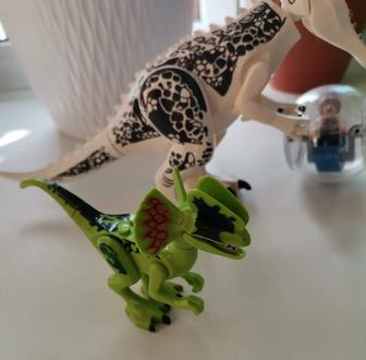 Фигурки динозавров и персонажей Jurassic World. Конструктор LEGO.