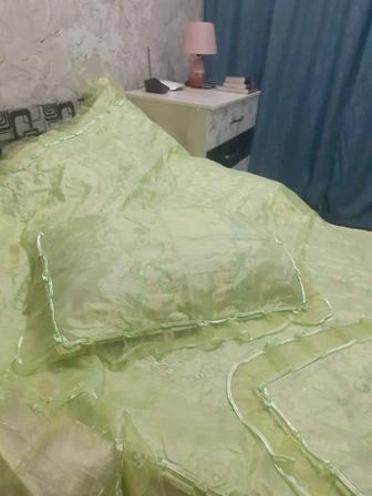 Продам постельный комплект, шторы кухонные и зальные разные