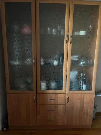 Продам сервант