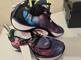 Кроссовки волейбольные