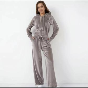 Продам Спортивный костюм