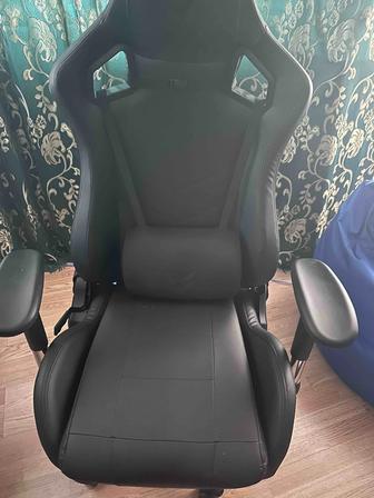 Продам кресло игровой