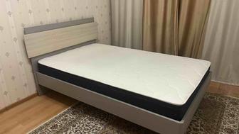 Продам кровать с матрасом