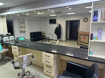 Продам зеркало с тумбои