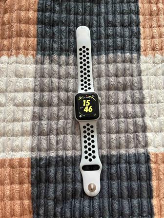 Apple Watch  40 мм Nike (2 поколение)