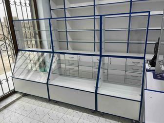 Витрина/ шкаф продается