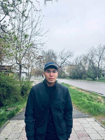 Официант / официантка