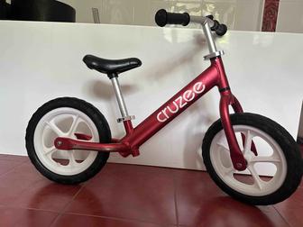 Беговел Cruzee UltraLite Balance Bike 
Оригинал, красный