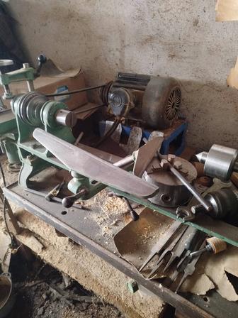 Продам токарный станок по дереву.