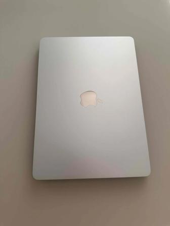 Продаю MacBook Air 13.6 (2022) Apple M2