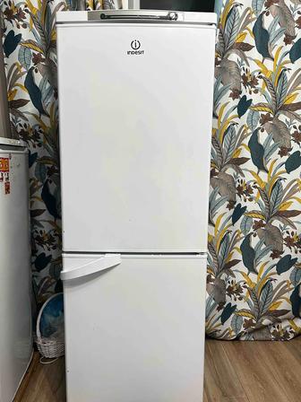 Холодильние Indesit