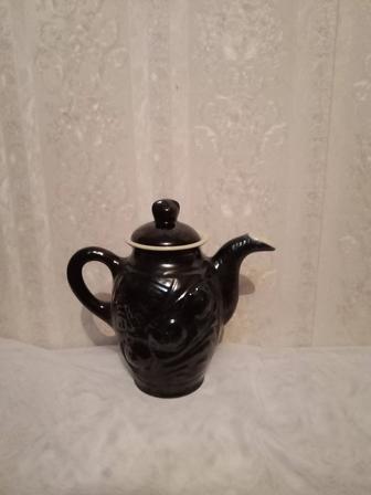 Чайник керамический 
и Микроволновка.