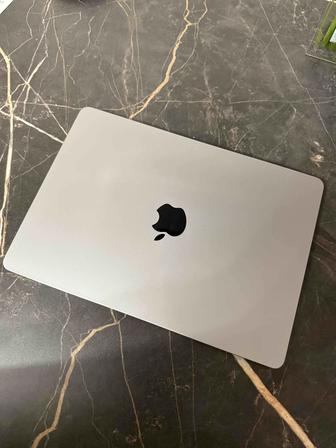 Продам MacBook Air M2 16/256