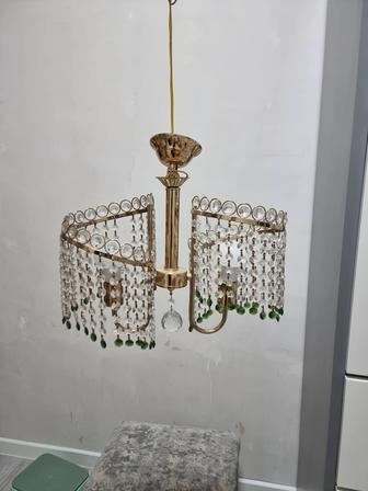 Продам люстру