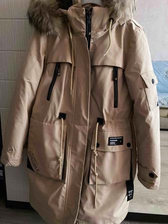 Продам зимнее пальто на девочку