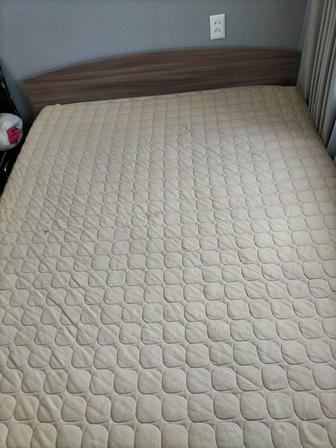Продается 2х спальный кровать