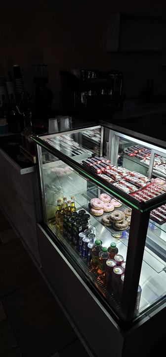 Витринный холодильник