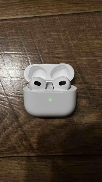 Продам Apple AirPods 3 with Lightning/Wireless Charging