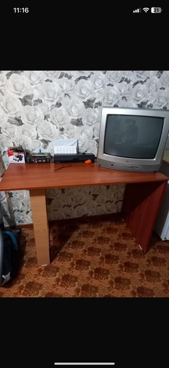 Продам стол письменный