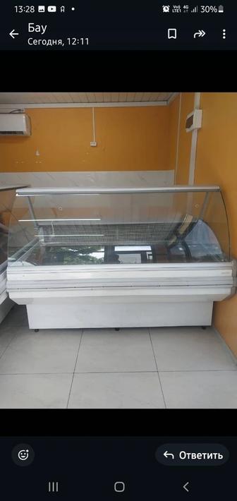 Срочно продам витринный холодильник