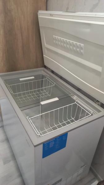 Продам морозильную камеру Midea
