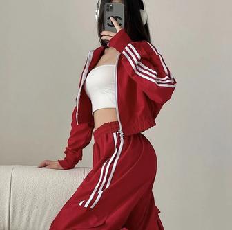 Продам спортивный женский костюм