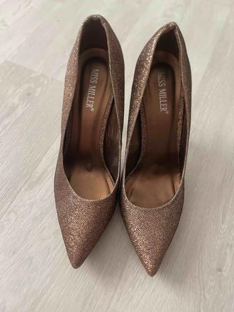 Туфли вечерние золотистые