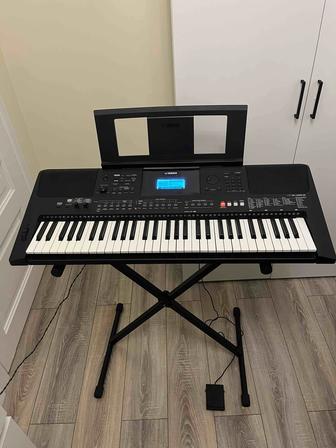 Продам синтезатор Yamaha PSR E463