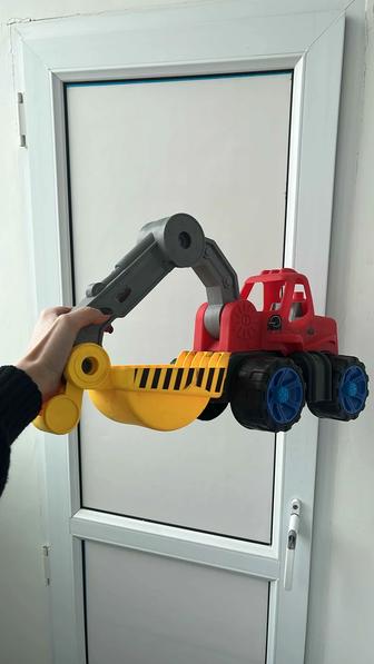 Большой экскаватор