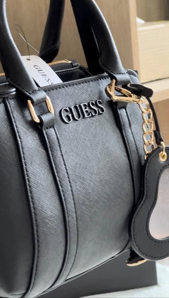 Продам новую сумку Guess с биркой