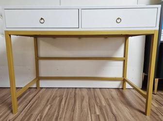 Продам стол письменный, туалетный