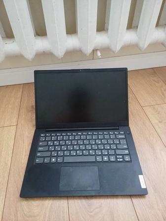 Продам ноутбук Lenovo V14 G5 IRL