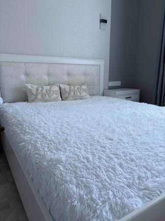 Плед белый двуспальный