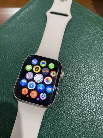 Apple Watch SE 44mm
Состояние хорошее