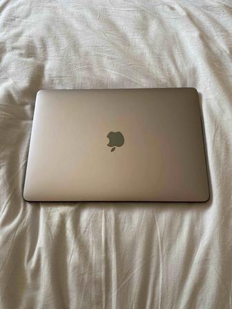 MackBook 13