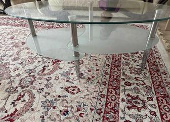 Продам стеклянный журнальный столик
