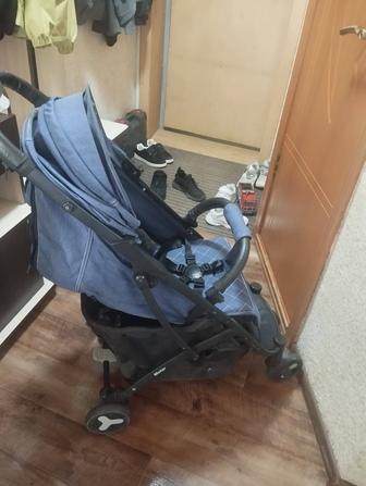 Продам детскую прогулочную коляску